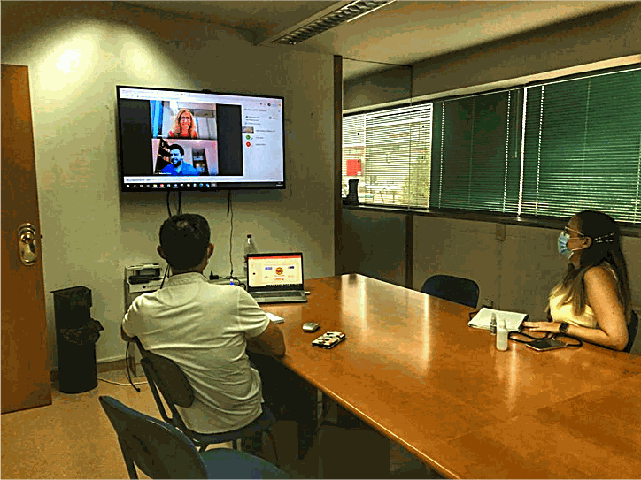 Odoo • Una imagen con una leyenda